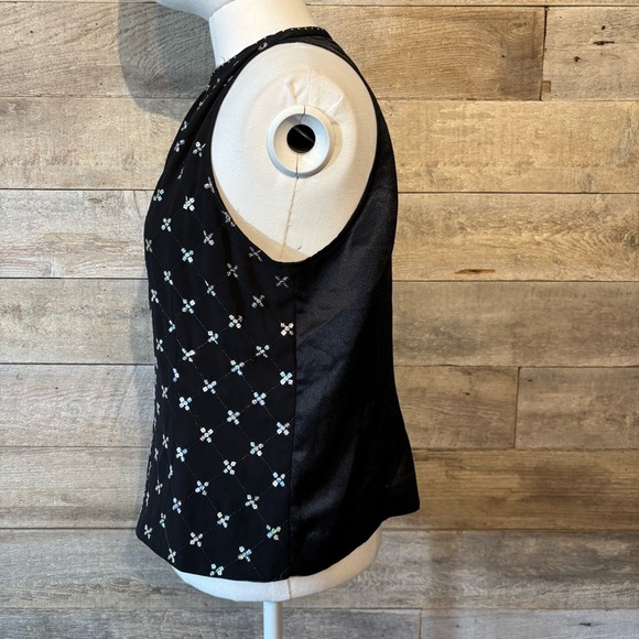 Vintage Saint Nouvaro‎ women’s black embellished sleeveless blouse - Picture 2 of 12